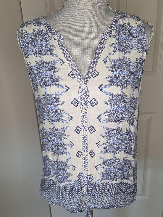 Lucky Brand Tops - Lucky Brand Blue & White Sleeveless Lightweight Button Down Tie Top Size M